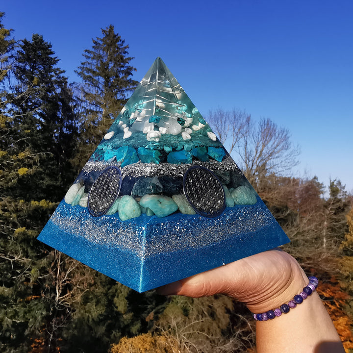 Orgone Pyramide EMOTIONALE HEILUNG Türkis Chrysokoll Magnesit Apatit Amazonit 15cm